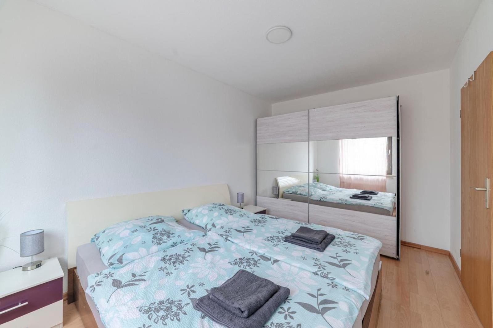 Schoene, Moeblierte Wohnung Mit Balkon Und Tiefgarage Düsseldorf Zewnętrze zdjęcie