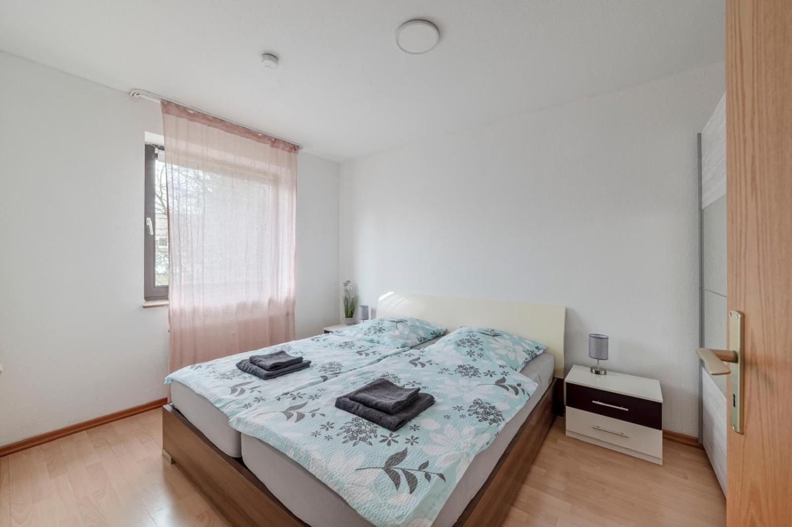 Schoene, Moeblierte Wohnung Mit Balkon Und Tiefgarage Düsseldorf Zewnętrze zdjęcie