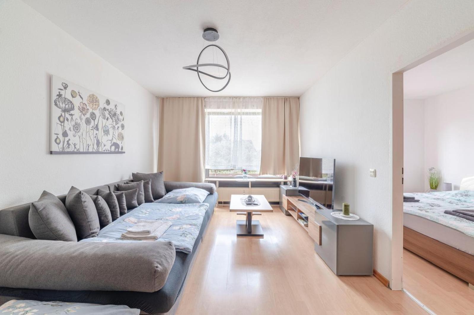 Schoene, Moeblierte Wohnung Mit Balkon Und Tiefgarage Düsseldorf Zewnętrze zdjęcie